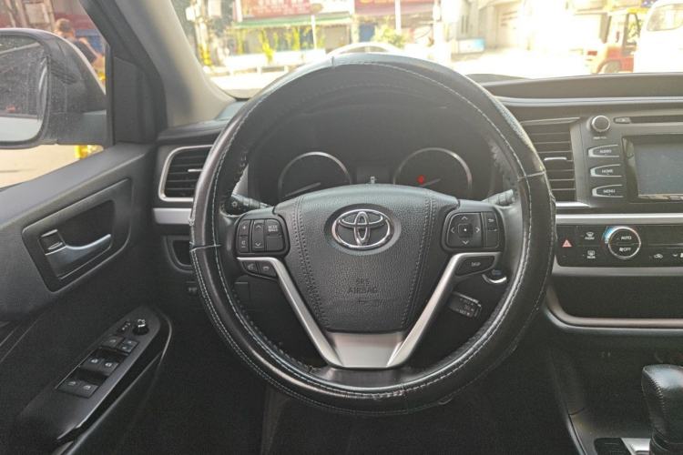 Used Toyota Highlander 2017 2.0T Four-Wheel Drive Luxury Edition 7 Seats Steering Wheel
