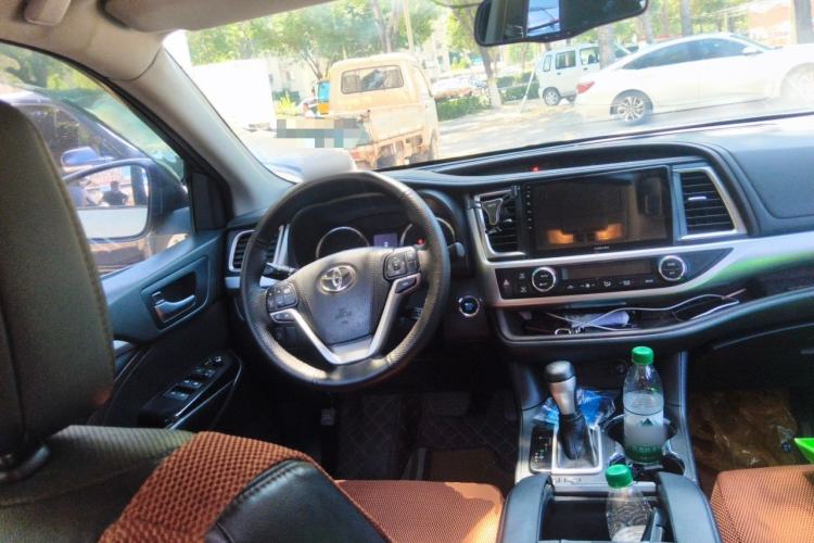 Used Toyota Highlander 2017 2.0T Four-Wheel Drive Luxury Edition 7 Seats Steering Wheel