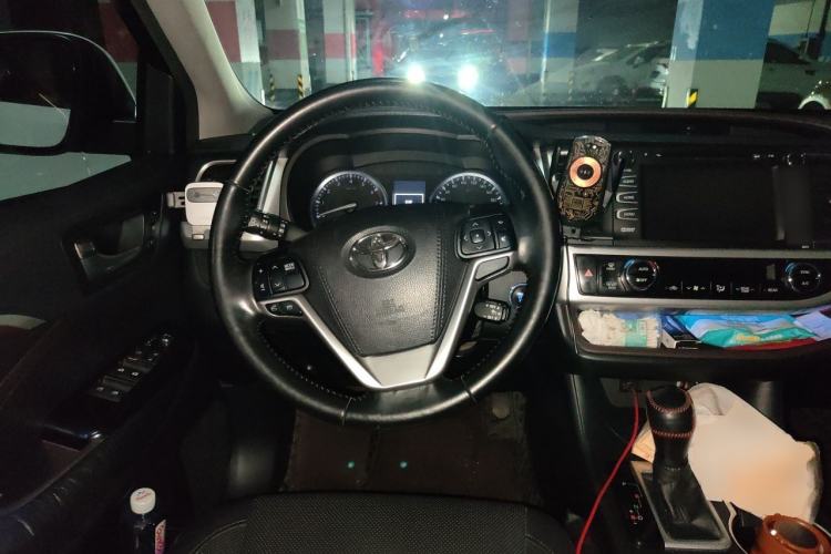 Used Toyota Highlander 2017 2.0T Four-Wheel Drive Ultimate Edition 7 Seats Steering Wheel