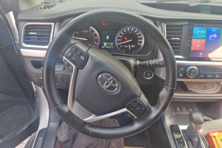Used Toyota Highlander 2017 2.0T Four-Wheel Drive Luxury Edition 7 Seats Steering Wheel