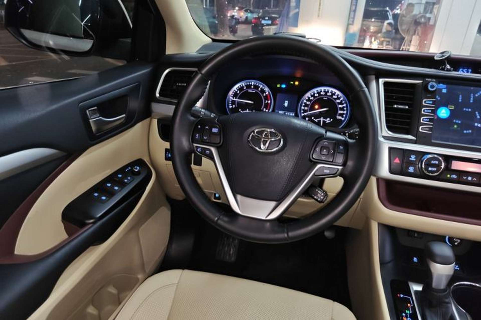 Used Toyota Highlander 2017 2.0T Four-Wheel Drive Luxury Edition 7 Seats Steering Wheel