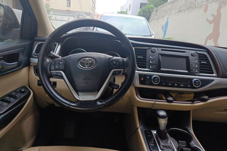 Used Toyota Highlander 2017 2.0T Four-Wheel Drive Luxury Edition 7 Seats Steering Wheel