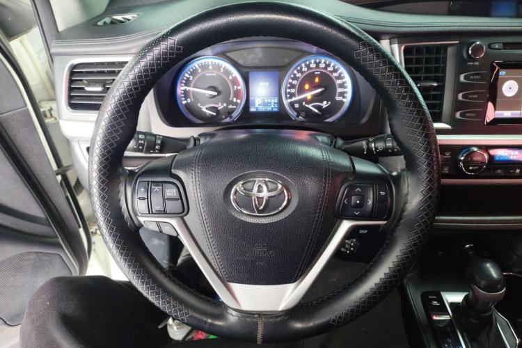 Used Toyota Highlander 2017 2.0T Four-Wheel Drive Luxury Edition 7 Seats Steering Wheel