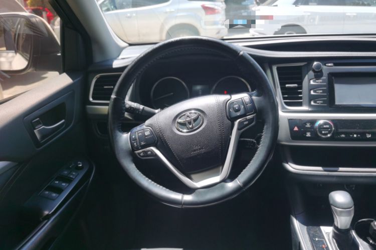 Used Toyota Highlander 2017 2.0T Four-Wheel Drive Luxury Edition 7 Seats Steering Wheel