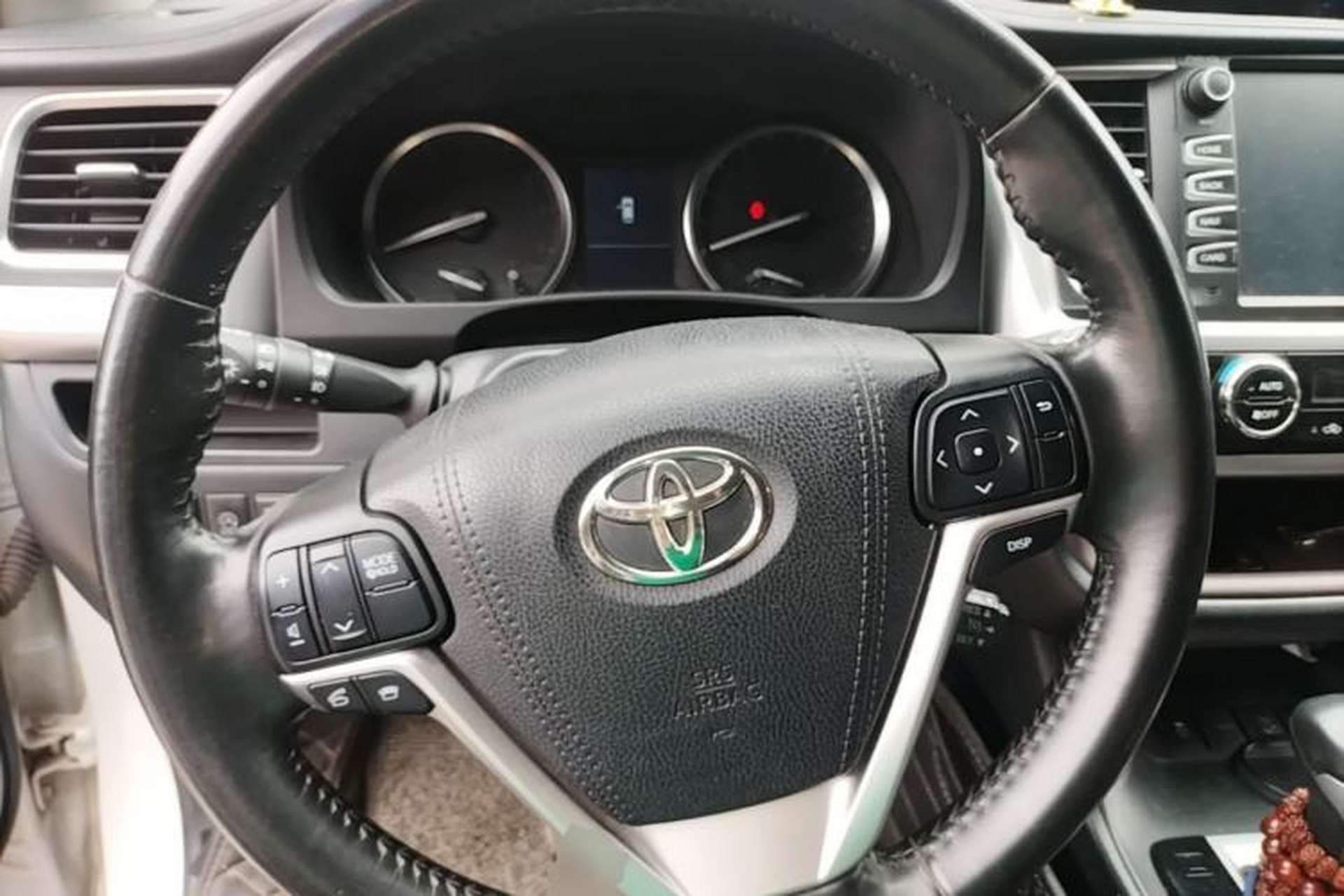 Used Toyota Highlander 2017 2.0T Four-Wheel Drive Luxury Edition 7 Seats Steering Wheel