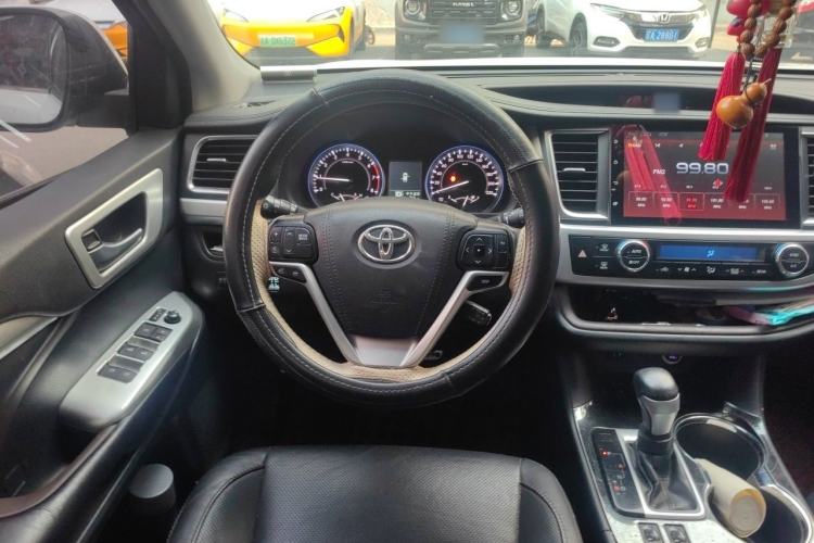 Used Toyota Highlander 2017 2.0T Four-Wheel Drive Luxury Edition 7 Seats Steering Wheel
