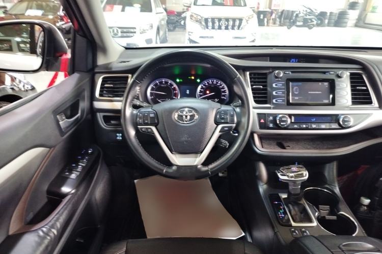 Used Toyota Highlander 2017 2.0T Four-Wheel Drive Luxury Edition 7 Seats Steering Wheel