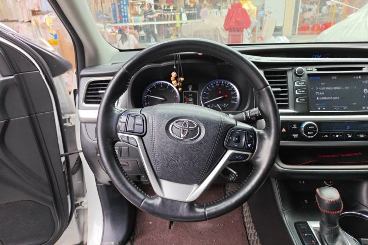 Used Toyota Highlander 2017 2.0T Four-Wheel Drive Ultimate Edition 7 Seats Steering Wheel