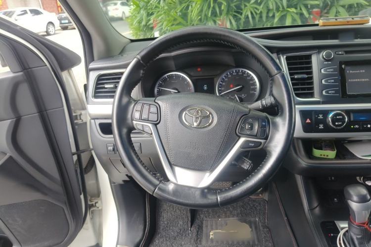 Used Toyota Highlander 2017 2.0T Four-Wheel Drive Luxury Edition 7 Seats Steering Wheel