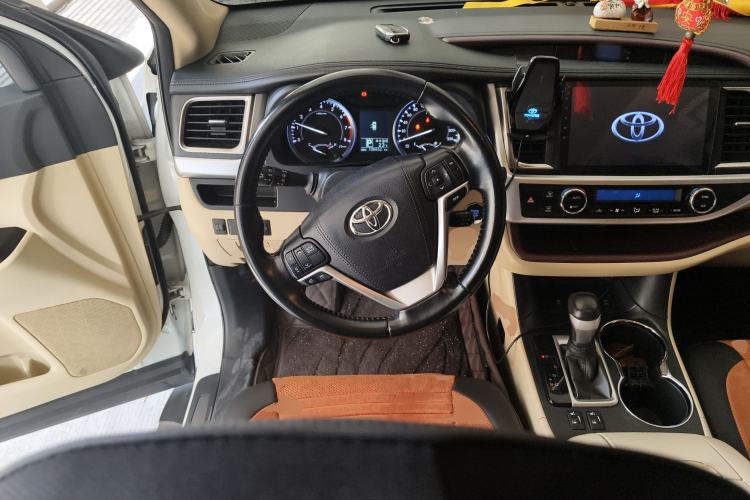 Used Toyota Highlander 2017 2.0T Four-Wheel Drive Luxury Edition 7 Seats Steering Wheel