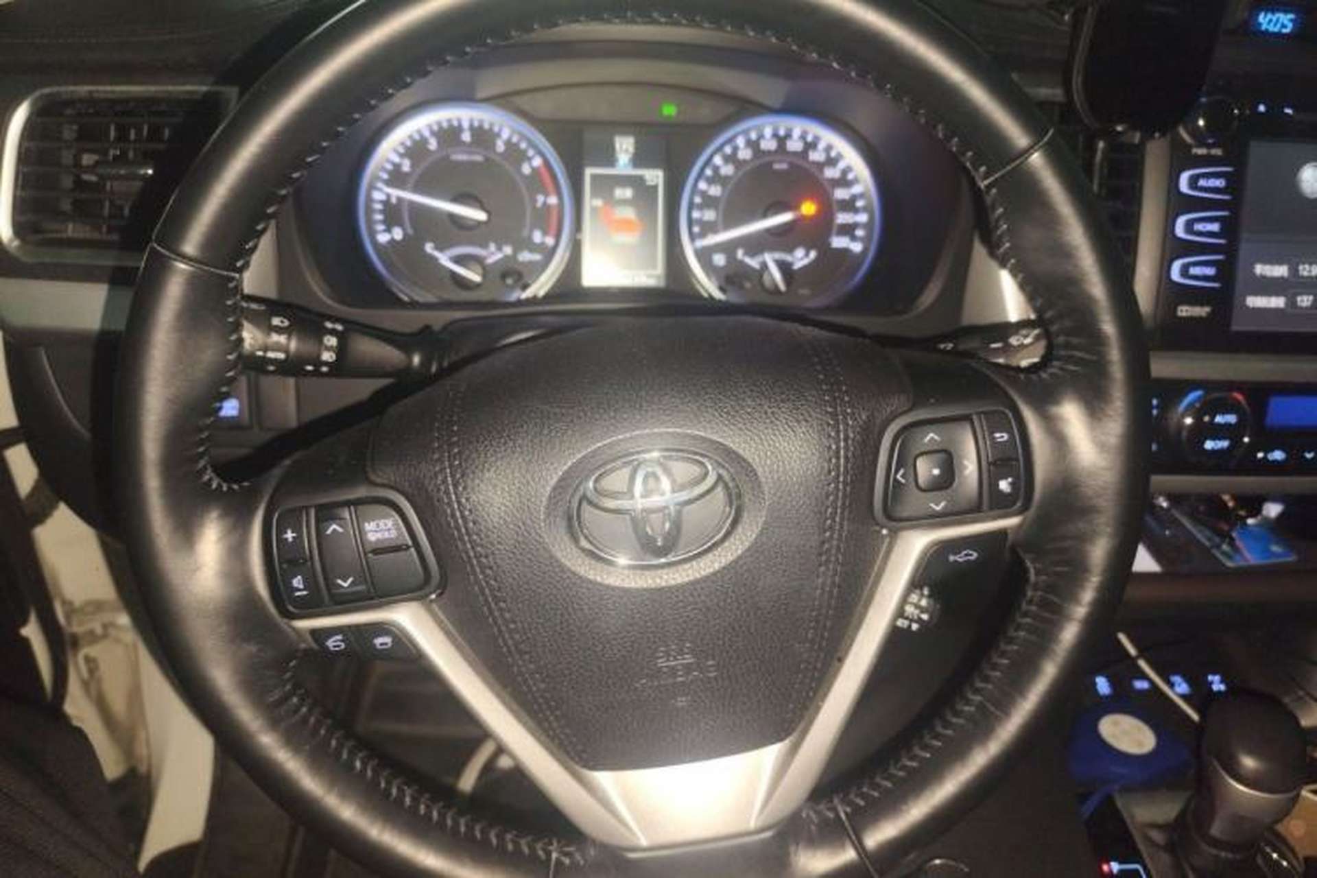 Used Toyota Highlander 2017 2.0T Four-Wheel Drive Ultimate Edition 7 Seats Steering Wheel