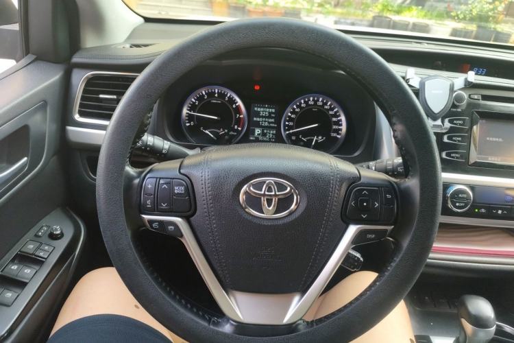 Used Toyota Highlander 2017 2.0T Four-Wheel Drive Luxury Edition 7 Seats Steering Wheel