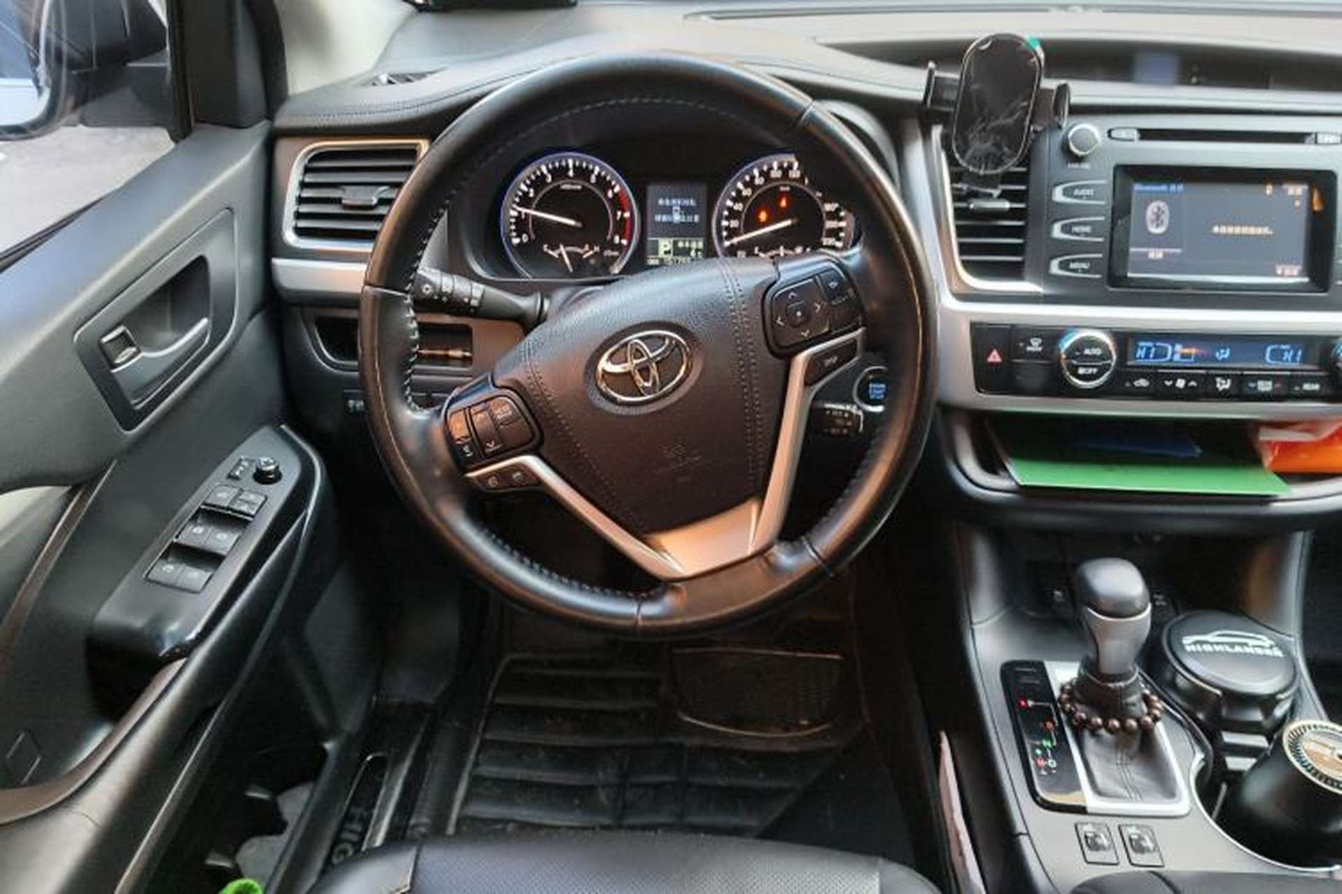 Used Toyota Highlander 2017 2.0T Four-Wheel Drive Luxury Edition 7 Seats Steering Wheel