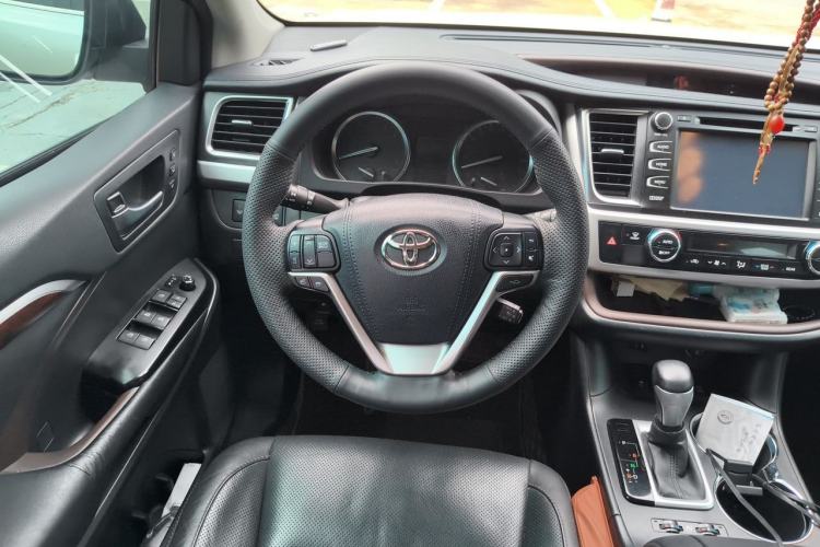 Used Toyota Highlander 2017 2.0T Four-Wheel Drive Ultimate Edition 7 Seats Steering Wheel