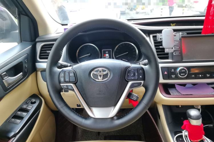 Used Toyota Highlander 2017 2.0T Four-Wheel Drive Ultimate Edition 7 Seats Steering Wheel