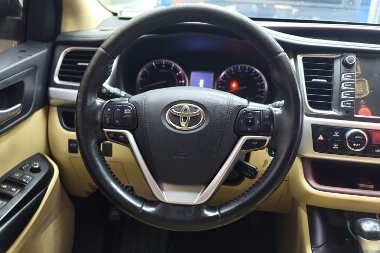 Used Toyota Highlander 2017 2.0T Four-Wheel Drive Luxury Edition 7 Seats Steering Wheel