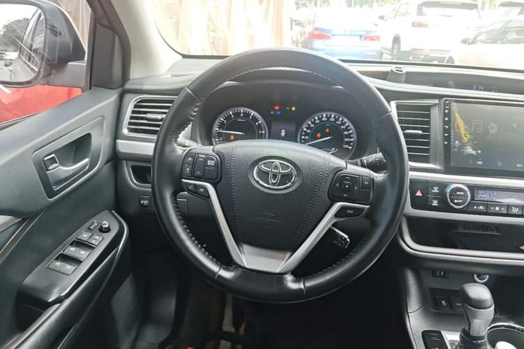 Used Toyota Highlander 2017 2.0T Four-Wheel Drive Luxury Edition 7 Seats Steering Wheel