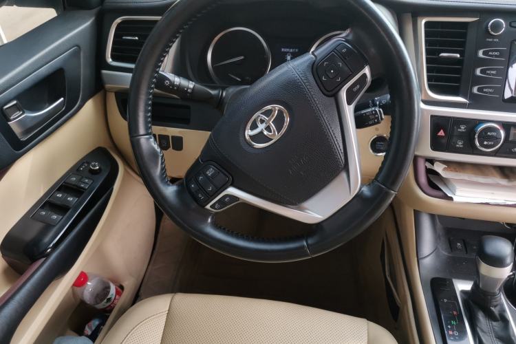 Used Toyota Highlander 2017 2.0T Four-Wheel Drive Luxury Edition 7 Seats Steering Wheel