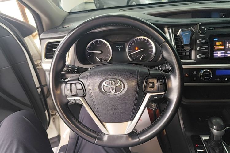 Used Toyota Highlander 2017 2.0T Four-Wheel Drive Luxury Edition 7 Seats Steering Wheel