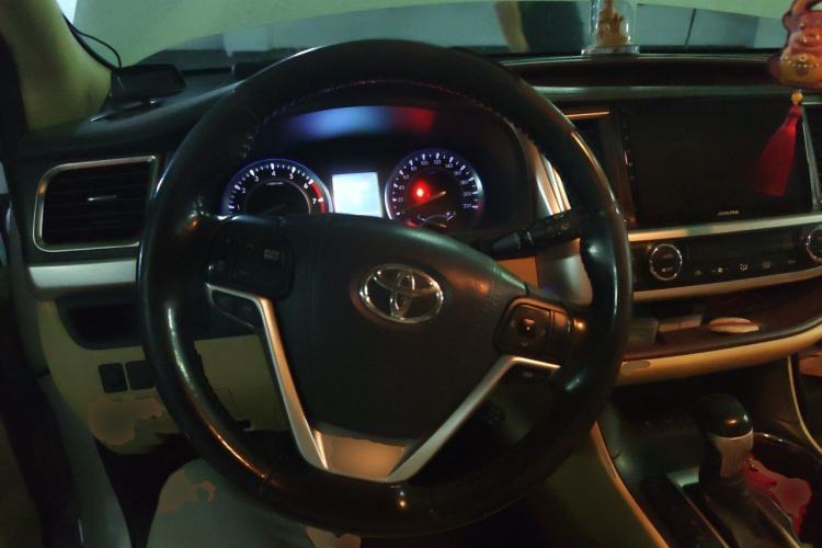 Used Toyota Highlander 2017 2.0T Four-Wheel Drive Luxury Edition 7 Seats Steering Wheel
