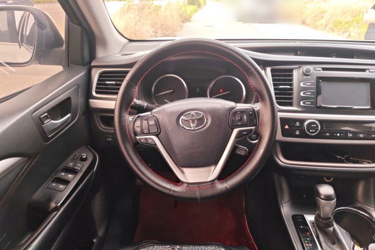 Used Toyota Highlander 2017 2.0T Four-Wheel Drive Luxury Edition 7 Seats Steering Wheel