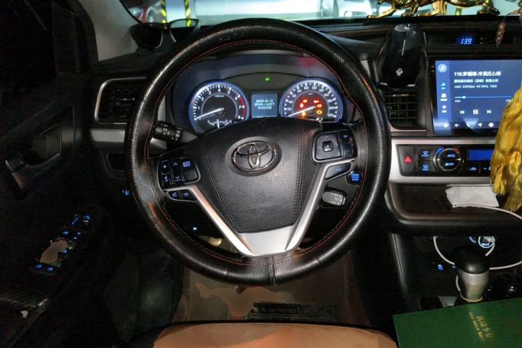 Used Toyota Highlander 2017 2.0T Four-Wheel Drive Luxury Edition 7 Seats Steering Wheel