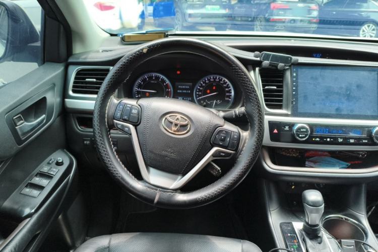 Used Toyota Highlander 2017 2.0T Four-Wheel Drive Luxury Edition 7 Seats Steering Wheel