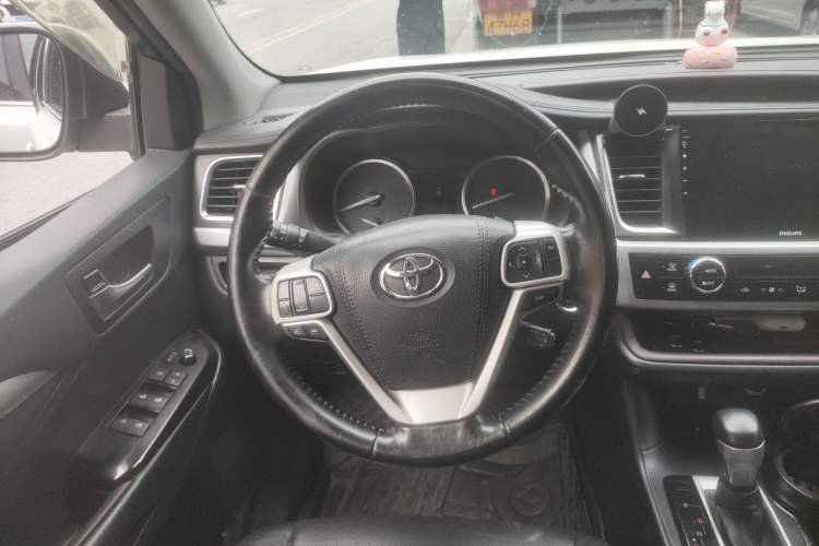 Used Toyota Highlander 2017 2.0T Four-Wheel Drive Luxury Edition 7 Seats Steering Wheel