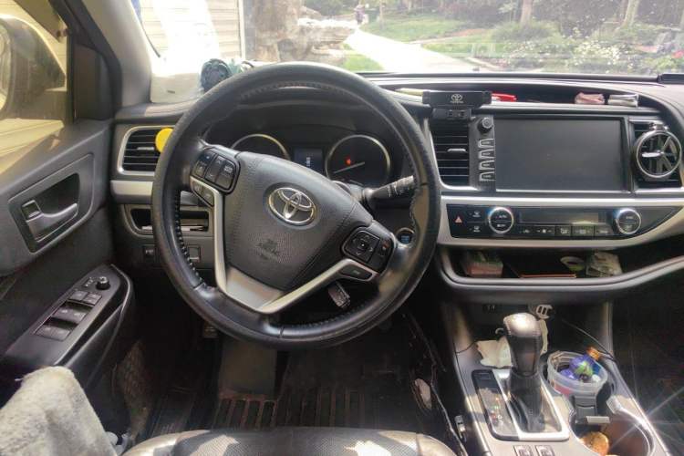 Used Toyota Highlander 2017 2.0T Four-Wheel Drive Luxury Navigation Version 7 Seats Steering Wheel