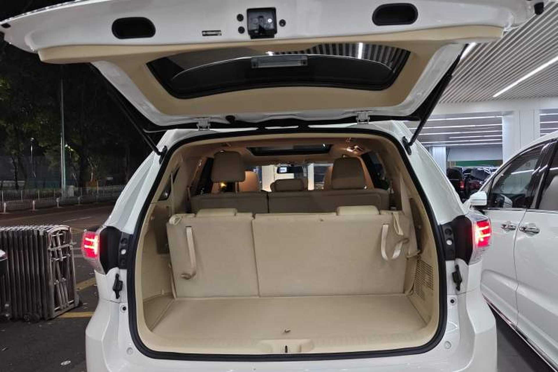 Used Toyota Highlander 2017 2.0T Four-Wheel Drive Luxury Edition 7 Seats Trunk