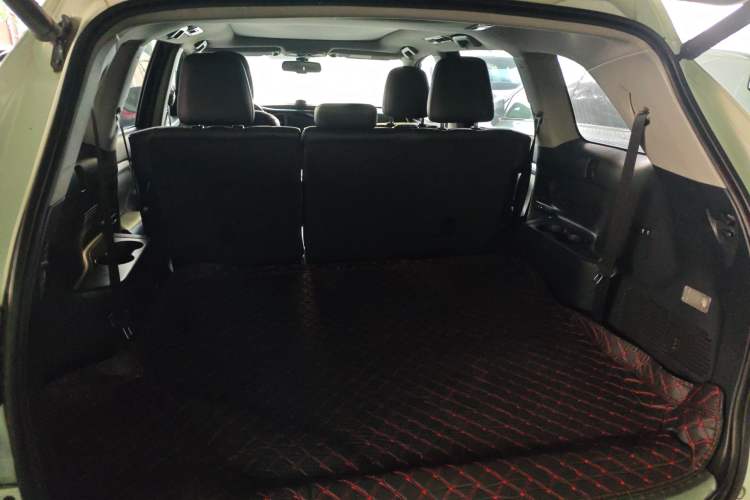 Used Toyota Highlander 2017 2.0T Two-Wheel Drive Luxury Edition 7 Seats Trunk