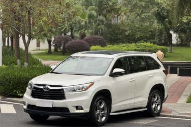 Used Toyota Highlander 2017 2.0T Four-Wheel Drive Luxury Edition 7 Seats