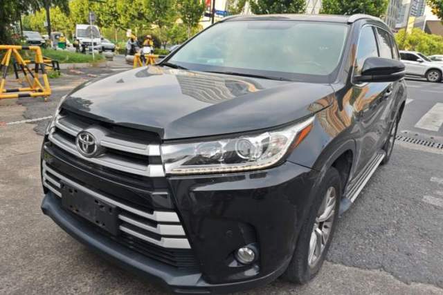 Used Toyota Highlander 2018 2.0T Two-Wheel Drive Elite Version 5 Seats China VI Standard