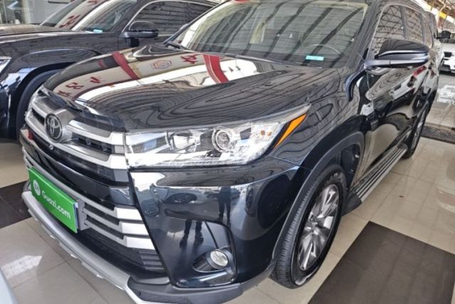 Używany Toyota Highlander 2018 2.0T Two-Wheel Drive Elite Version 5 Seats China VI Standard