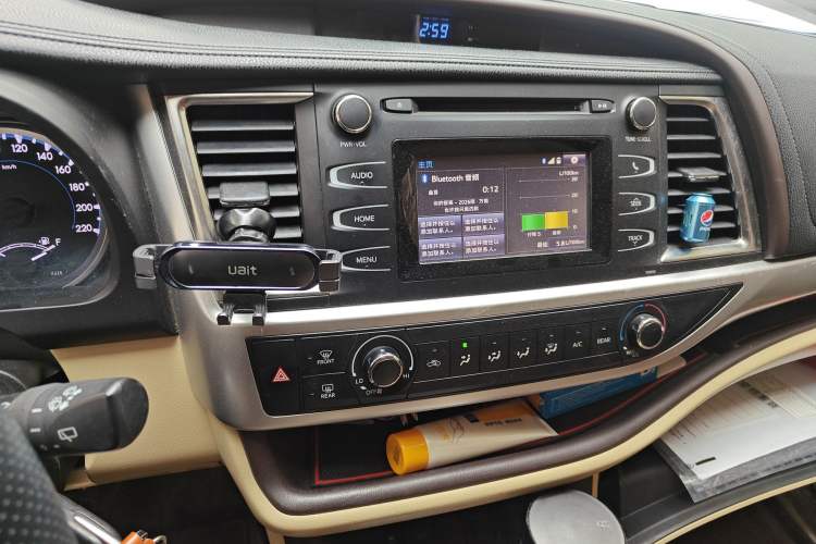 Used Toyota Highlander 2018 2.0T Two-Wheel Drive Elite Edition 7 Seats Emission Standard China V Audio And AC Panel