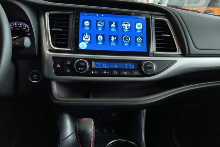 Used Toyota Highlander 2018 2.0T Four-Wheel Drive Luxury Edition 7 Seats China V Emission Standard Audio And AC Panel