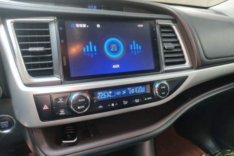 Used Toyota Highlander 2018 2.0T Four-Wheel Drive Prestige Version 7 Seats China VI Standard Audio And AC Panel