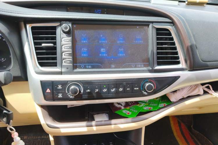Used Toyota Highlander 2018 2.0T Four-Wheel Drive Elite Edition 7 Seats China VI Standard Audio And AC Panel