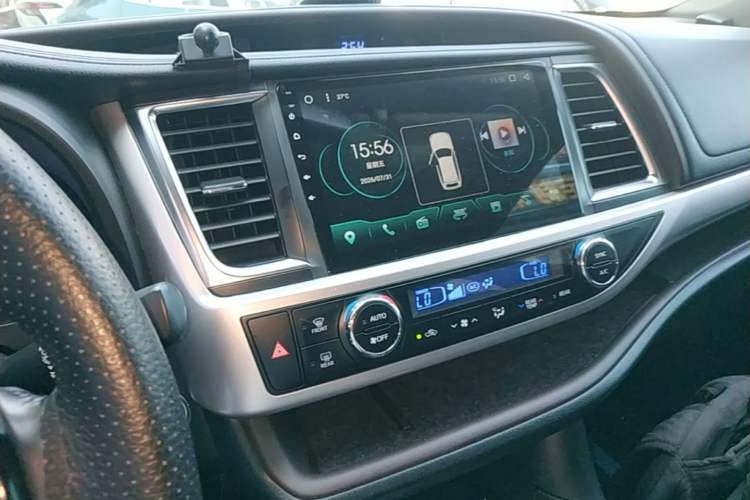 Used Toyota Highlander 2018 2.0T Four-Wheel Drive Luxury Version 7 Seats China VI Standard Audio And AC Panel
