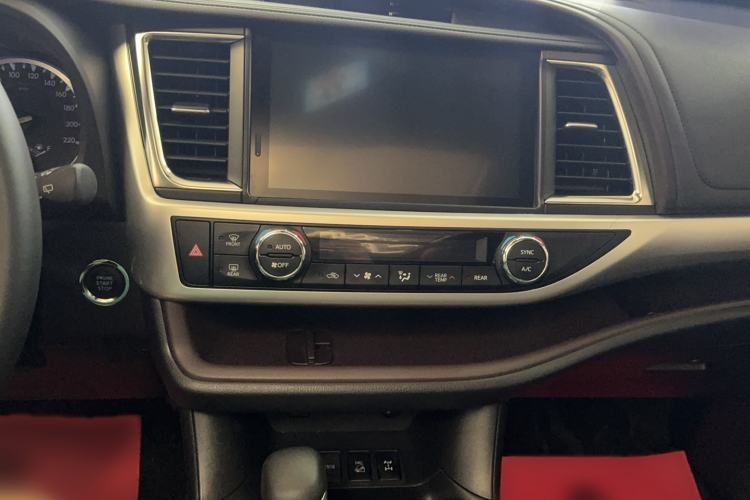 Used Toyota Highlander 2018 2.0T Four-Wheel Drive Prestige Version 7 Seats China VI Standard Audio And AC Panel