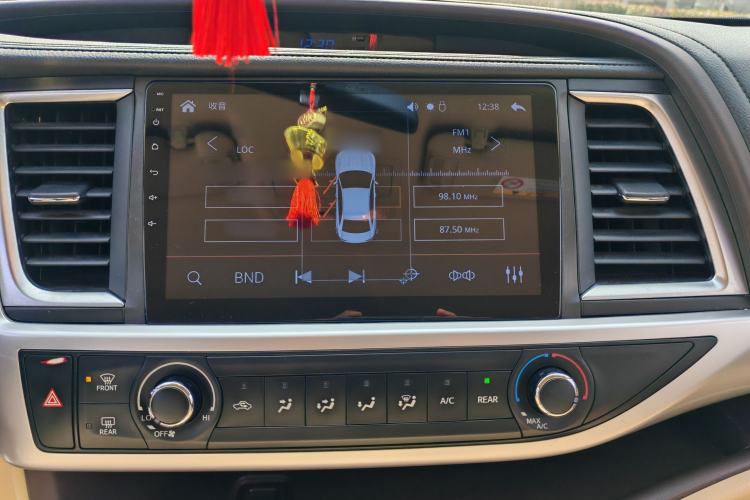 Used Toyota Highlander 2018 2.0T Two-Wheel Drive Elite Edition 7 Seats China VI Standard Audio And AC Panel