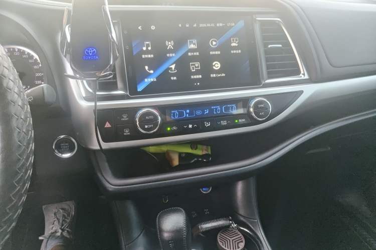 Used Toyota Highlander 2018 2.0T Four-Wheel Drive Prestige Version 7 Seats China V Emission Standard Audio And AC Panel
