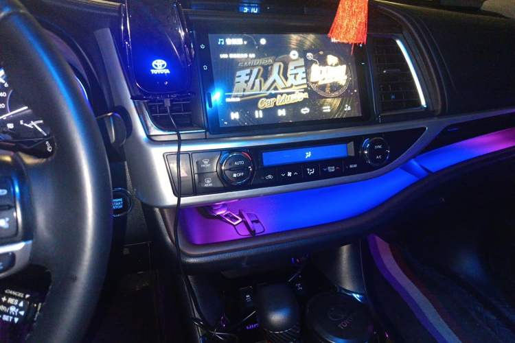 Used Toyota Highlander 2018 2.0T Four-Wheel Drive Prestige Version 7 Seats China V Emission Standard Audio And AC Panel