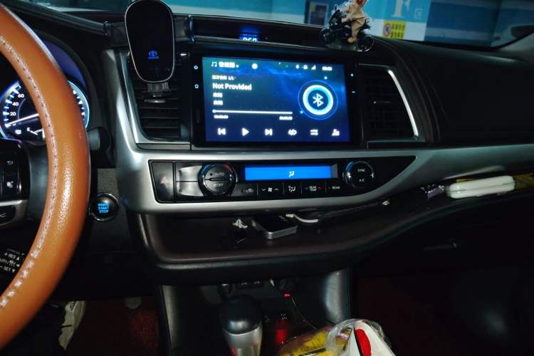 Used Toyota Highlander 2018 2.0T Four-Wheel Drive Prestige Version 7 Seats China VI Standard Audio And AC Panel