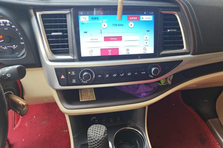 Used Toyota Highlander 2018 2.0T Four-Wheel Drive Elite Edition 7 Seats China VI Standard Audio And AC Panel