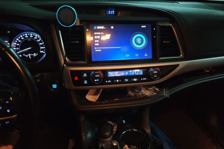 Used Toyota Highlander 2018 2.0T Four-Wheel Drive Prestige Version 7 Seats China VI Standard Audio And AC Panel