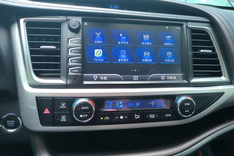 Used Toyota Highlander 2018 2.0T Four-Wheel Drive Luxury Version 7 Seats China VI Standard Audio And AC Panel