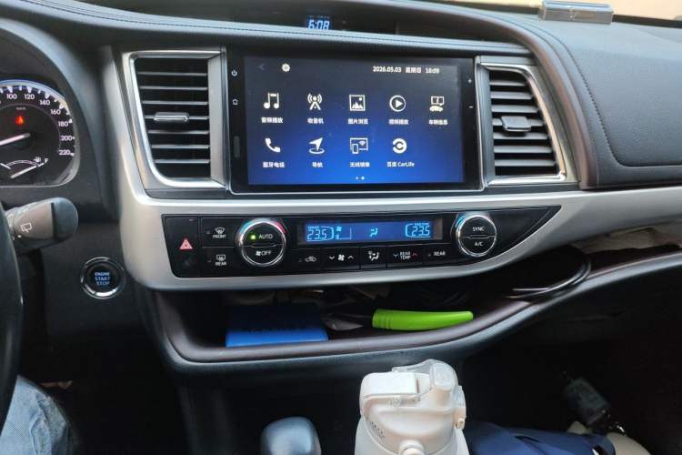 Used Toyota Highlander 2018 2.0T Four-Wheel Drive Prestige Version 7 Seats China V Emission Standard Audio And AC Panel