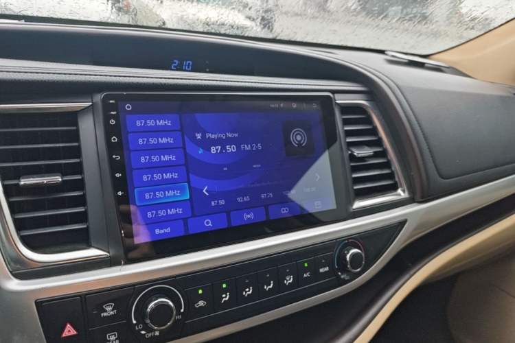 Used Toyota Highlander 2018 2.0T Two-Wheel Drive Elite Edition 5 Seats Emission Standard China V Audio And AC Panel