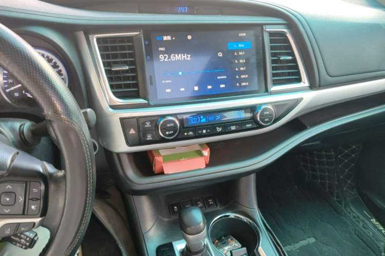 Used Toyota Highlander 2018 2.0T Four-Wheel Drive Prestige Version 7 Seats China VI Standard Audio And AC Panel